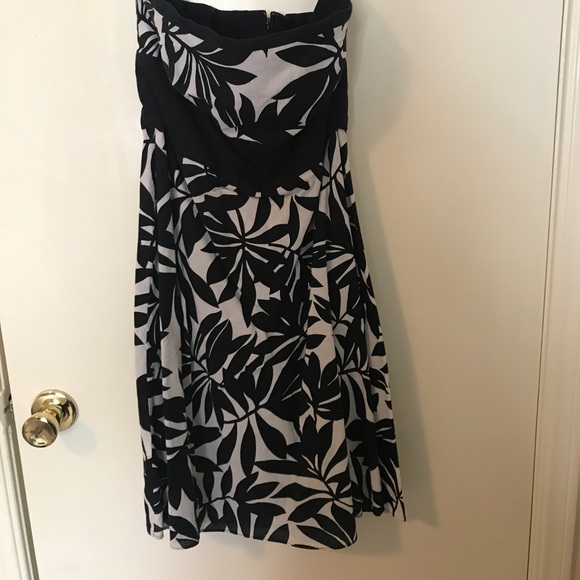 Strapless white house black market dress - Picture 1 of 3